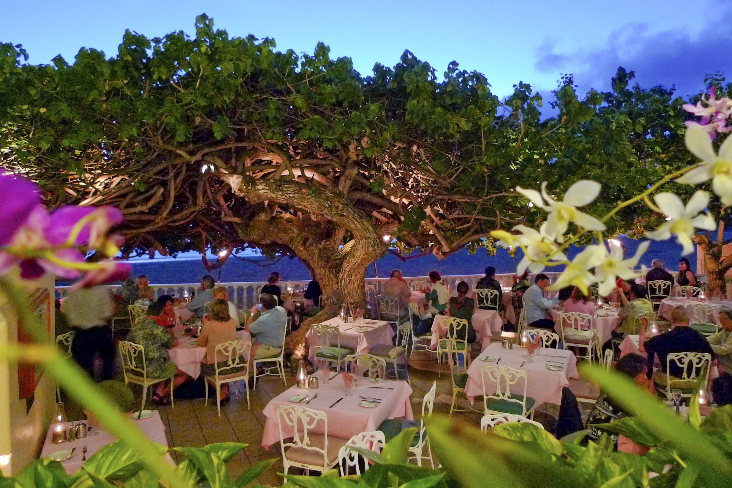 Kaimana Beach Hotel Honolulu Exteriör bild